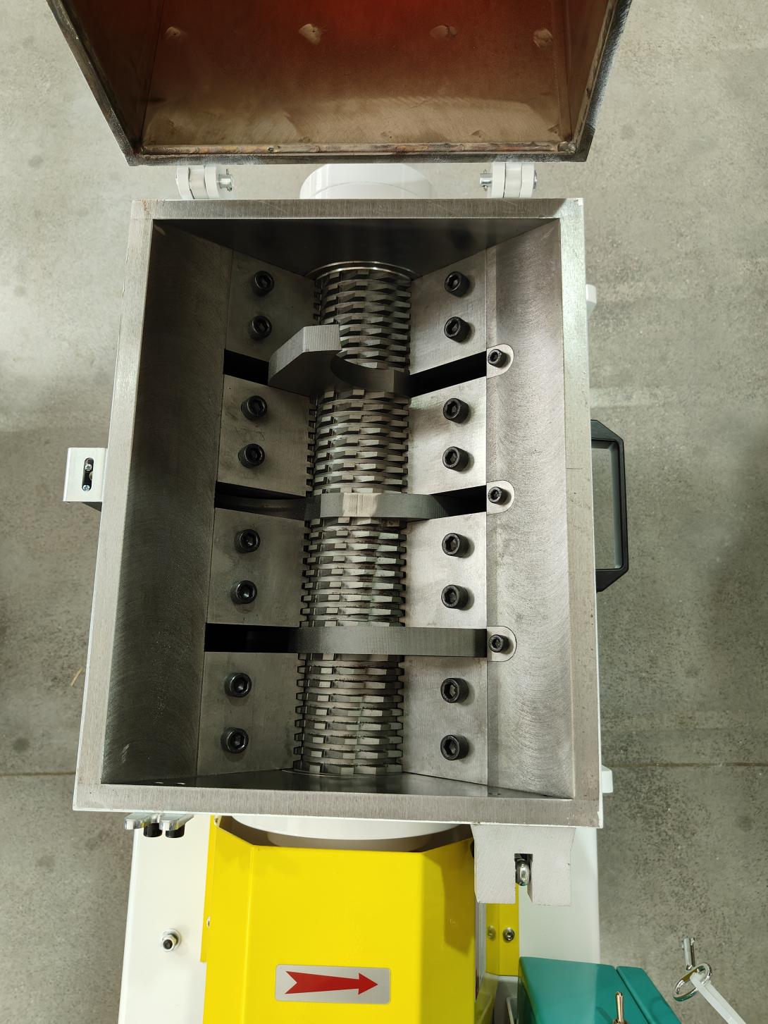 Slow Speed Crusher PN1-CH 3HP